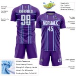 Maglia da calcio personalizzata con stampa sublimatica blu e viola, divisa da calcio bianca e chiara Maglia da calcio personalizzata con stampa sublimatica blu e viola, divisa da calcio bianca e chiara