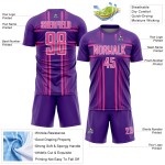Maglia da calcio personalizzata con linee viola e stampa sublimatica rosa-bianca Maglia da calcio personalizzata con linee viola e stampa sublimatica rosa-bianca