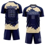Maglia da calcio personalizzata con frammento astratto, stampata a sublimazione, uniforme blu navy, crema e bianco Maglia da calcio personalizzata con frammento astratto, stampata a sublimazione, uniforme blu navy, crema e bianco