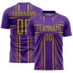 Maglia da calcio personalizzata con linee viola uniforme stampata a sublimazione, oro antico-nero Maglia da calcio personalizzata con linee viola uniforme stampata a sublimazione, oro antico-nero