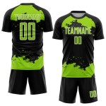 Maglia personalizzata con stampa sublimatica divisa da calcio Fragment, verde-bianco, arte astratta nera al neon Maglia personalizzata con stampa sublimatica divisa da calcio Fragment, verde-bianco, arte astratta nera al neon