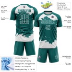 Maglia da calcio personalizzata bianca con sublimazione di frammenti astratti, colore verde acqua Maglia da calcio personalizzata bianca con sublimazione di frammenti astratti, colore verde acqua