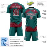 Maglia personalizzata uniforme con frammento di arte calcistica astratta color cremisi-bianco-verde acqua Maglia personalizzata uniforme con frammento di arte calcistica astratta color cremisi-bianco-verde acqua