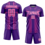 Maglia da calcio personalizzata con linee viola e stampa sublimatica rosa-bianca Maglia da calcio personalizzata con linee viola e stampa sublimatica rosa-bianca