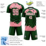Frammento di uniforme da calcio con stampa a sublimazione astratta rosa-bianca su maglia verde personalizzata Frammento di uniforme da calcio con stampa a sublimazione astratta rosa-bianca su maglia verde personalizzata