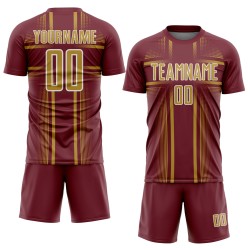 Maglia da calcio personalizzata bordeaux con vecchia uniforme a sublimazione e linee oro-bianche Maglia da calcio personalizzata bordeaux con vecchia uniforme a sublimazione e linee oro-bianche