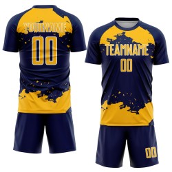 Maglia da calcio personalizzata con stampa a sublimazione oro-bianco blu navy, frammento astratto, uniforme artistica Maglia da calcio personalizzata con stampa a sublimazione oro-bianco blu navy, frammento astratto, uniforme artistica